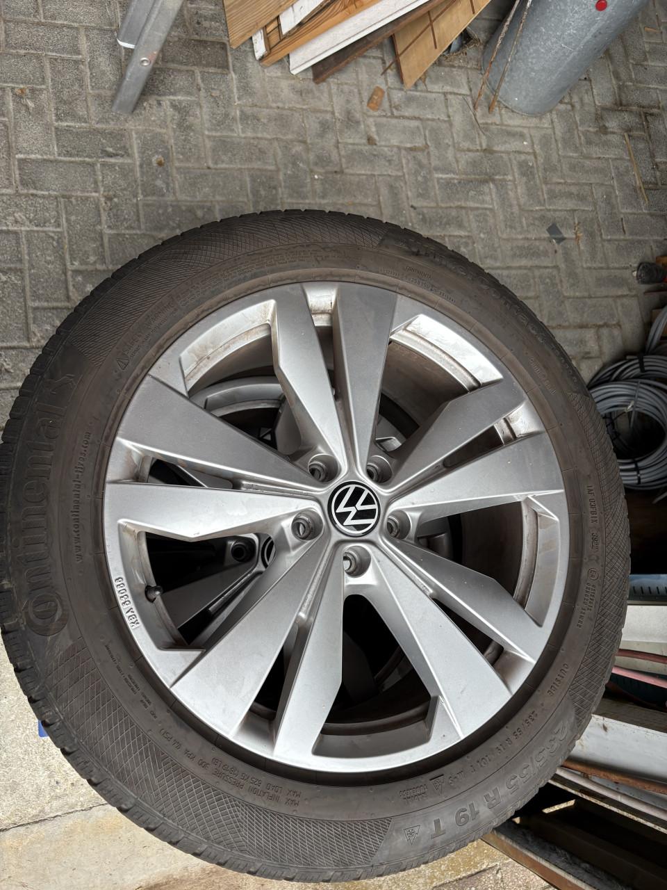 4 winterbanden Continental TS850 P255/VW