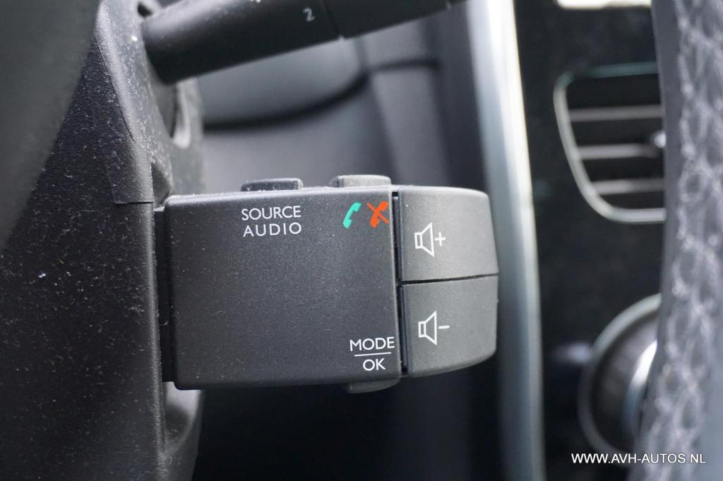 Renault Clio estate 0.9 tce iconic, leder interieur!!