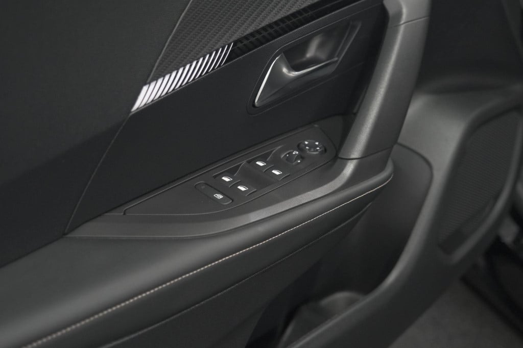 Peugeot 2008 hybrid 136 e-dcs6 allure | 360 camera | adaptieve cruise contr