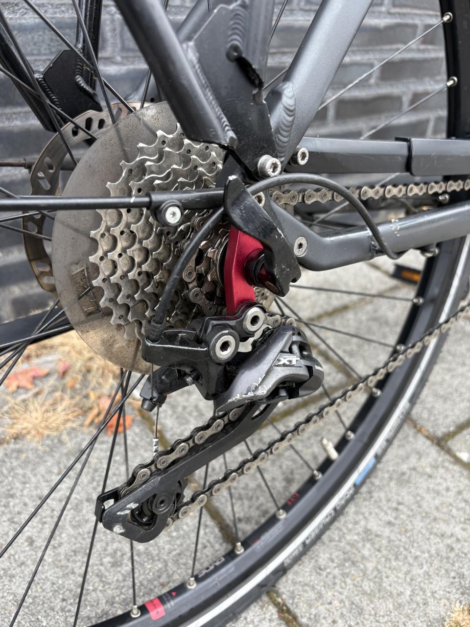 Elektrische herenfiets met sterke motor zo goed als nieuw