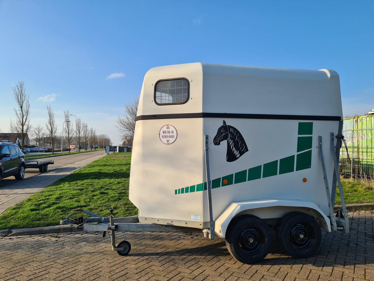 Paardentrailer verhuur