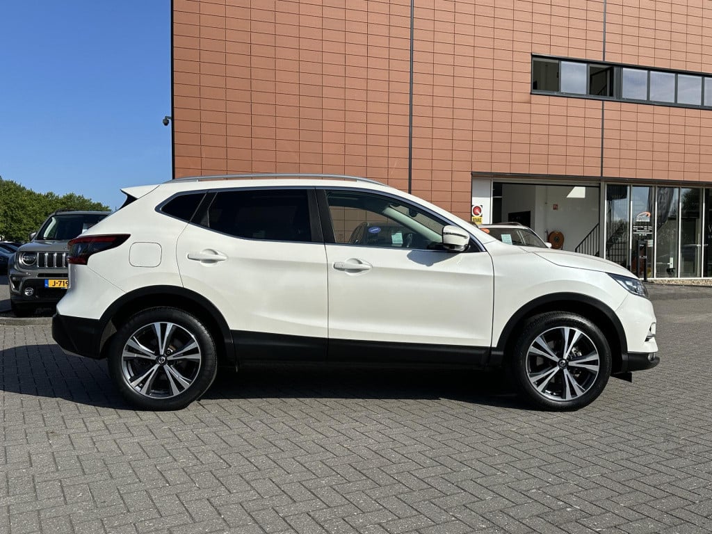 Nissan Qashqai 1.3 dig-t n-connecta trekhaak |design pack | panoramadak | a