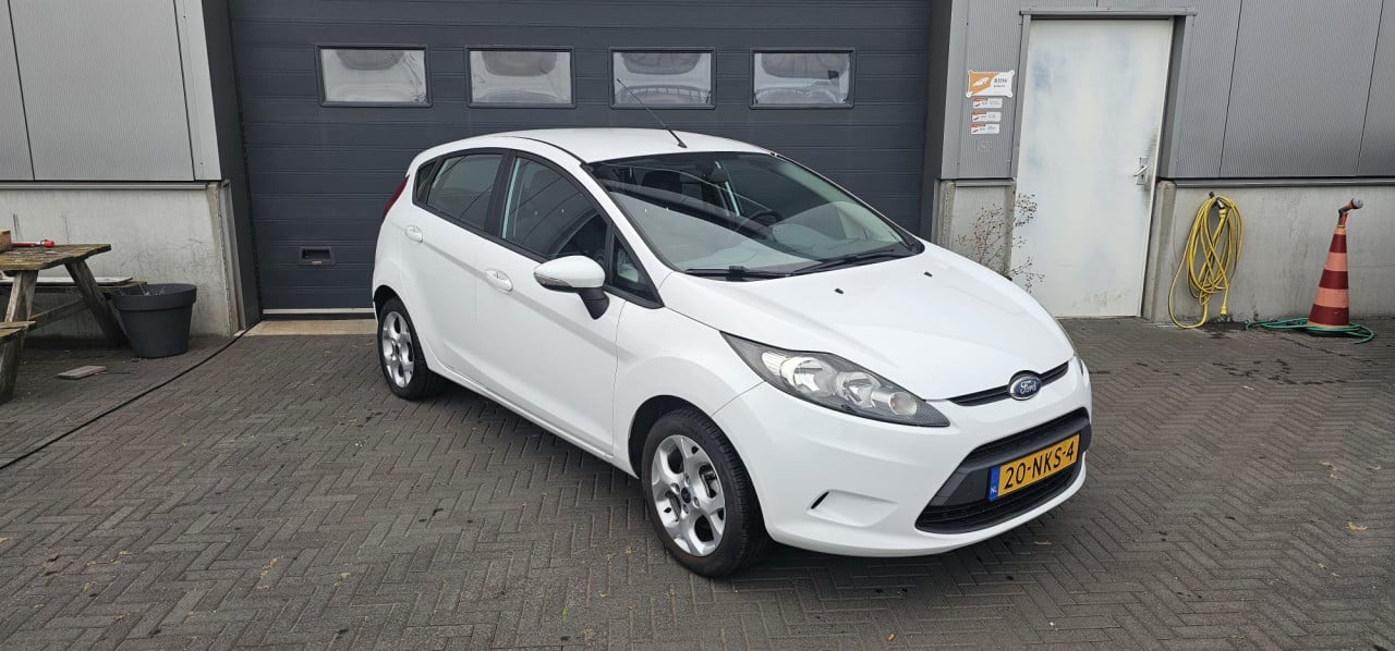 TE KOOP FORD FIESTA 1.25 LIMITED EURO 5 ZUINIGHEIDSLABEL B