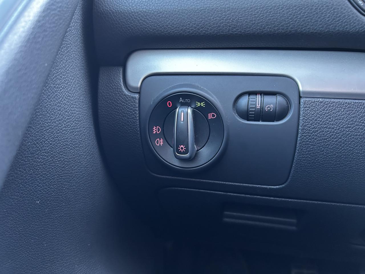 Volkswagen Golf 1.4 TSI Highline/STOELV/APK/AIRCO/PDC/