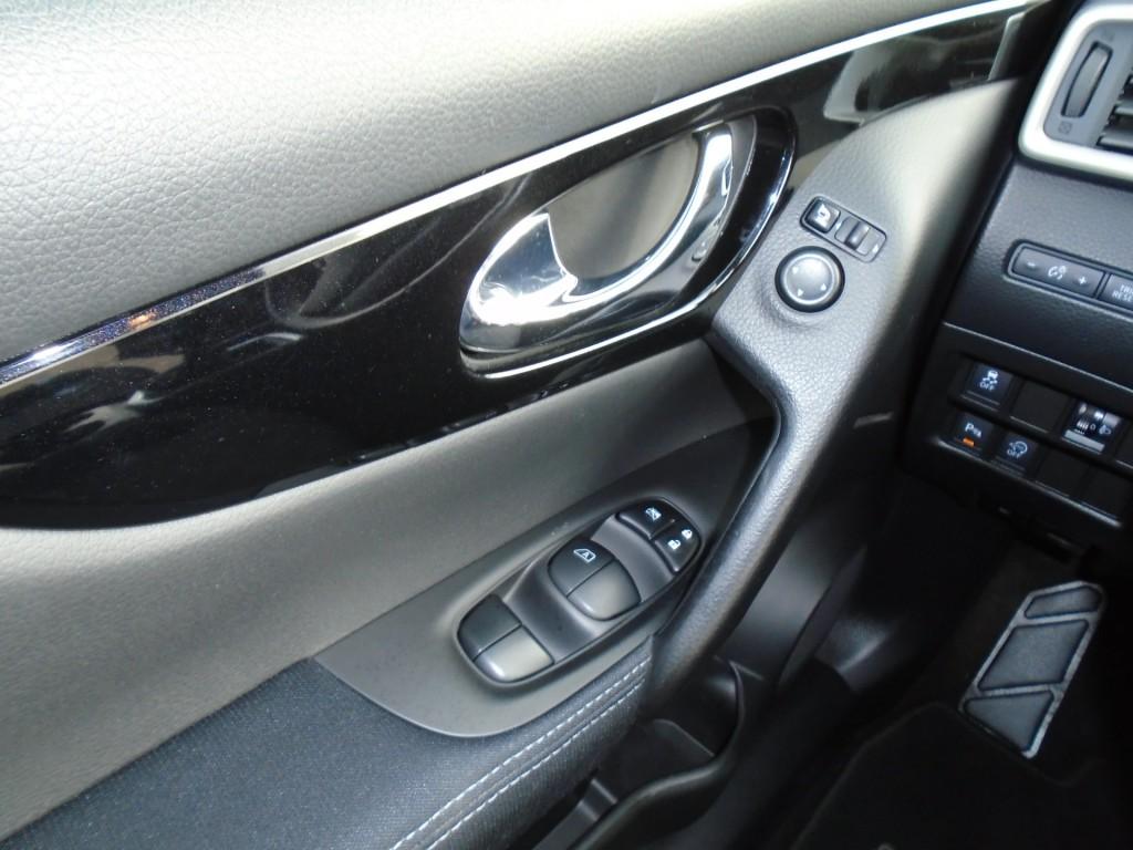 Nissan Qashqai 1.2 connect edition