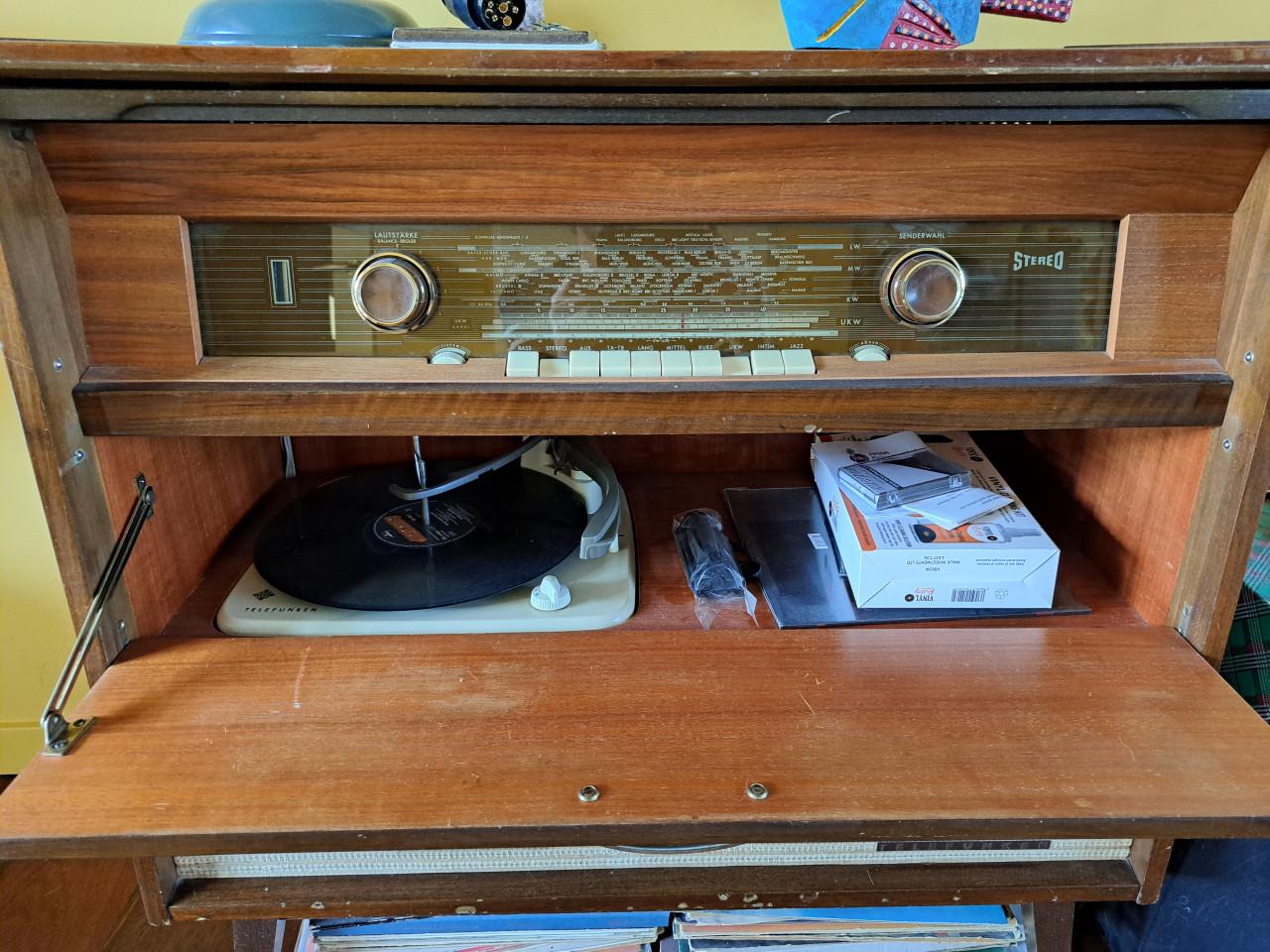 Help! Telefunken stereomeubel draaitafel