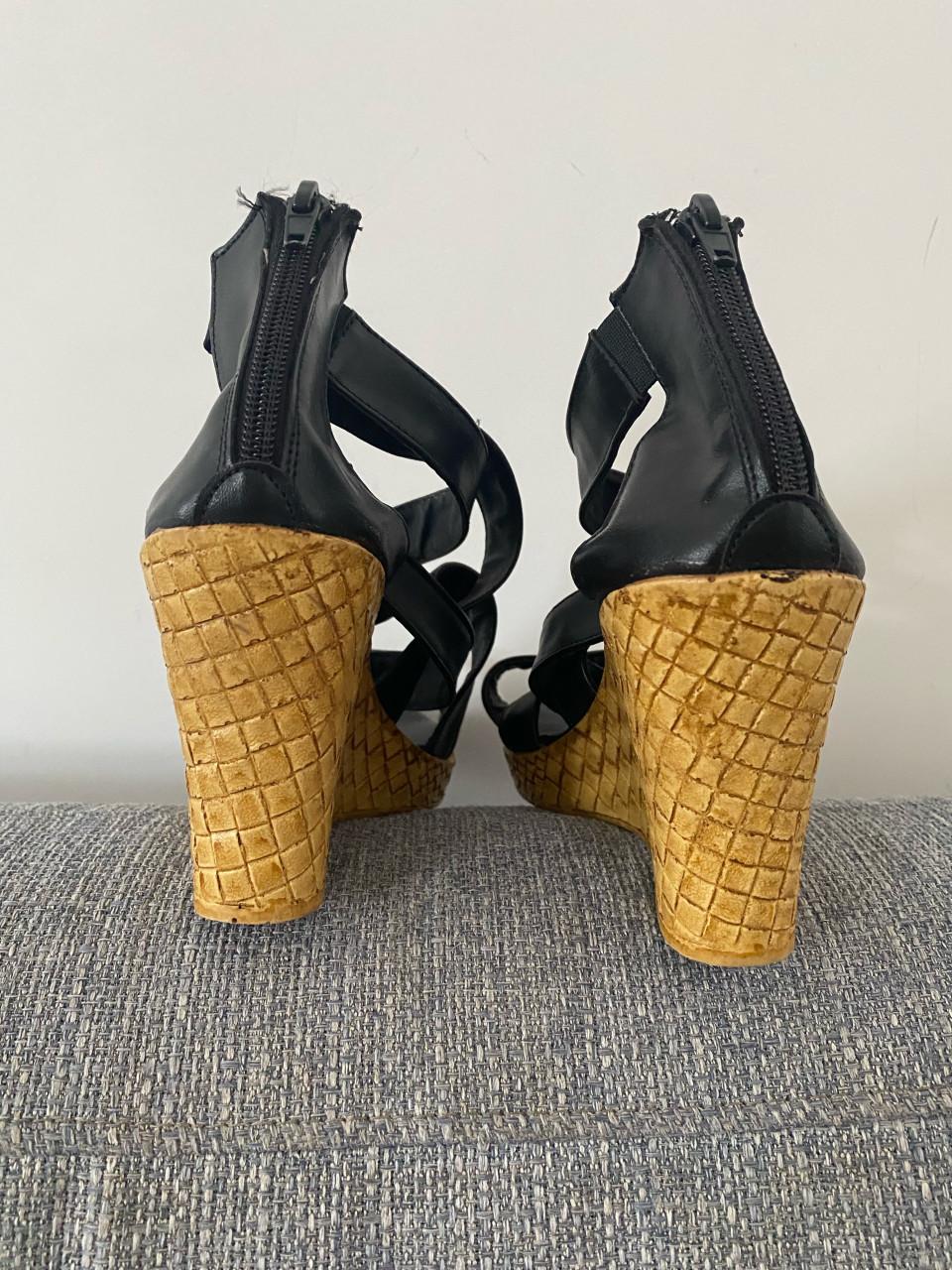 Zwarte schoen met sleehak