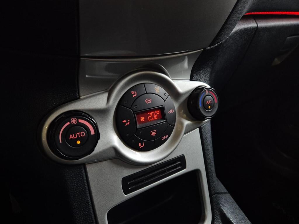 Ford Fiesta 1.25 titanium / distributieriem vervangen / koppeling vervangen