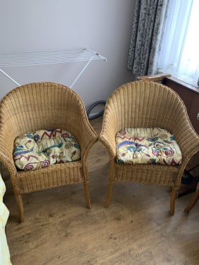 Rotan stoelen en tafel