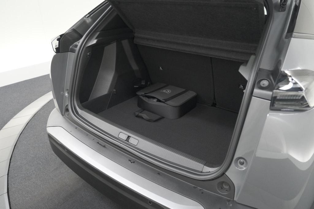 Peugeot E-2008 ev allure 54 kwh | 11 kw lader | warmtepomp | apple carplay 
