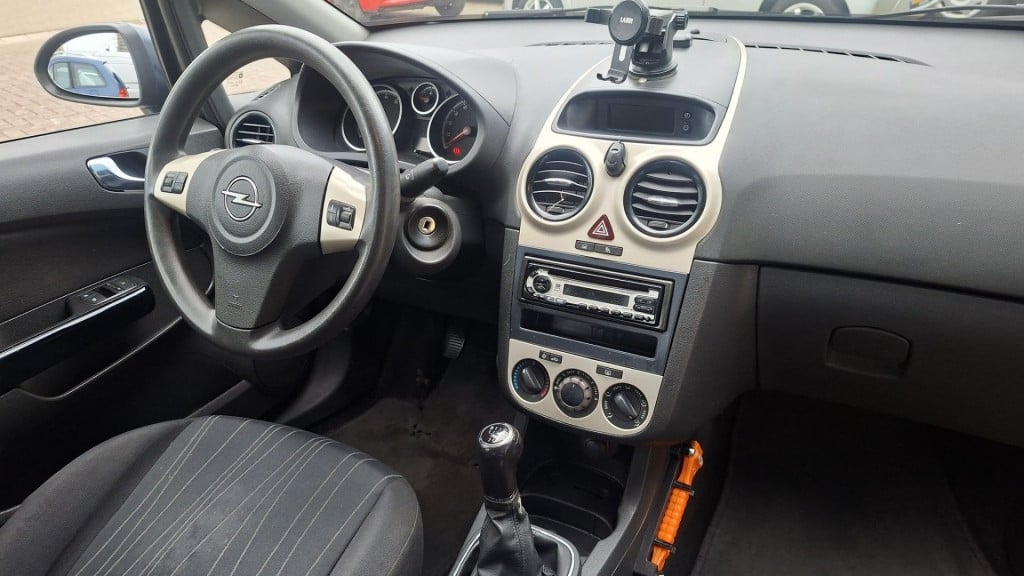 Opel Corsa 1.4-16v enjoy