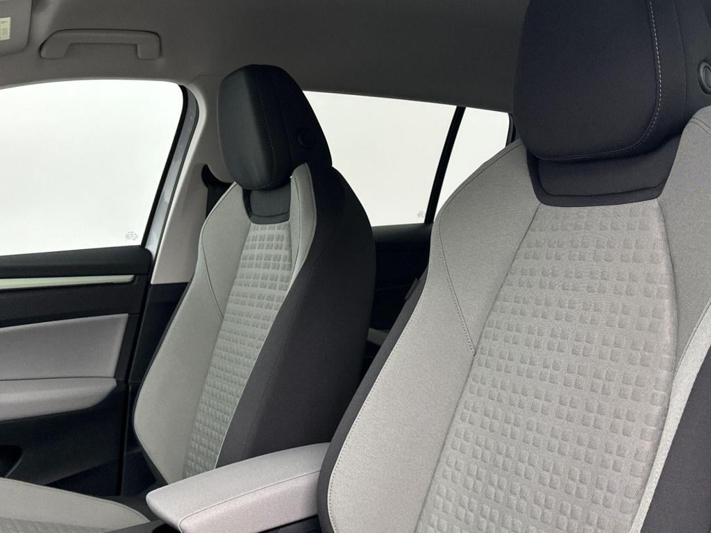 Skoda Epiq hero elektromotor 155 kw / 211 pk hatchback elektr