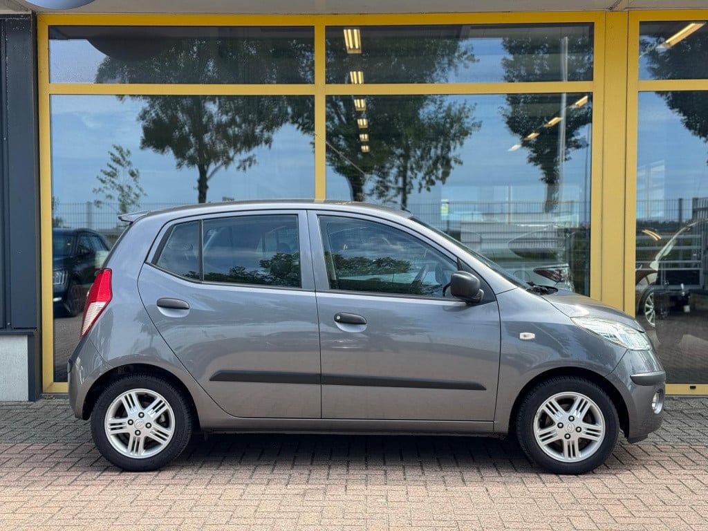 Hyundai I 10 1.1 active orange b.