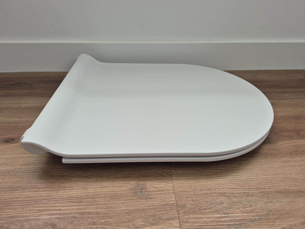 Toiletpot met bril (randloos met swirl flush)