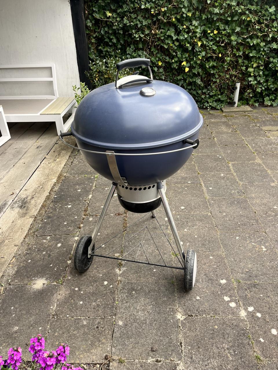 Weber master touch barbecue