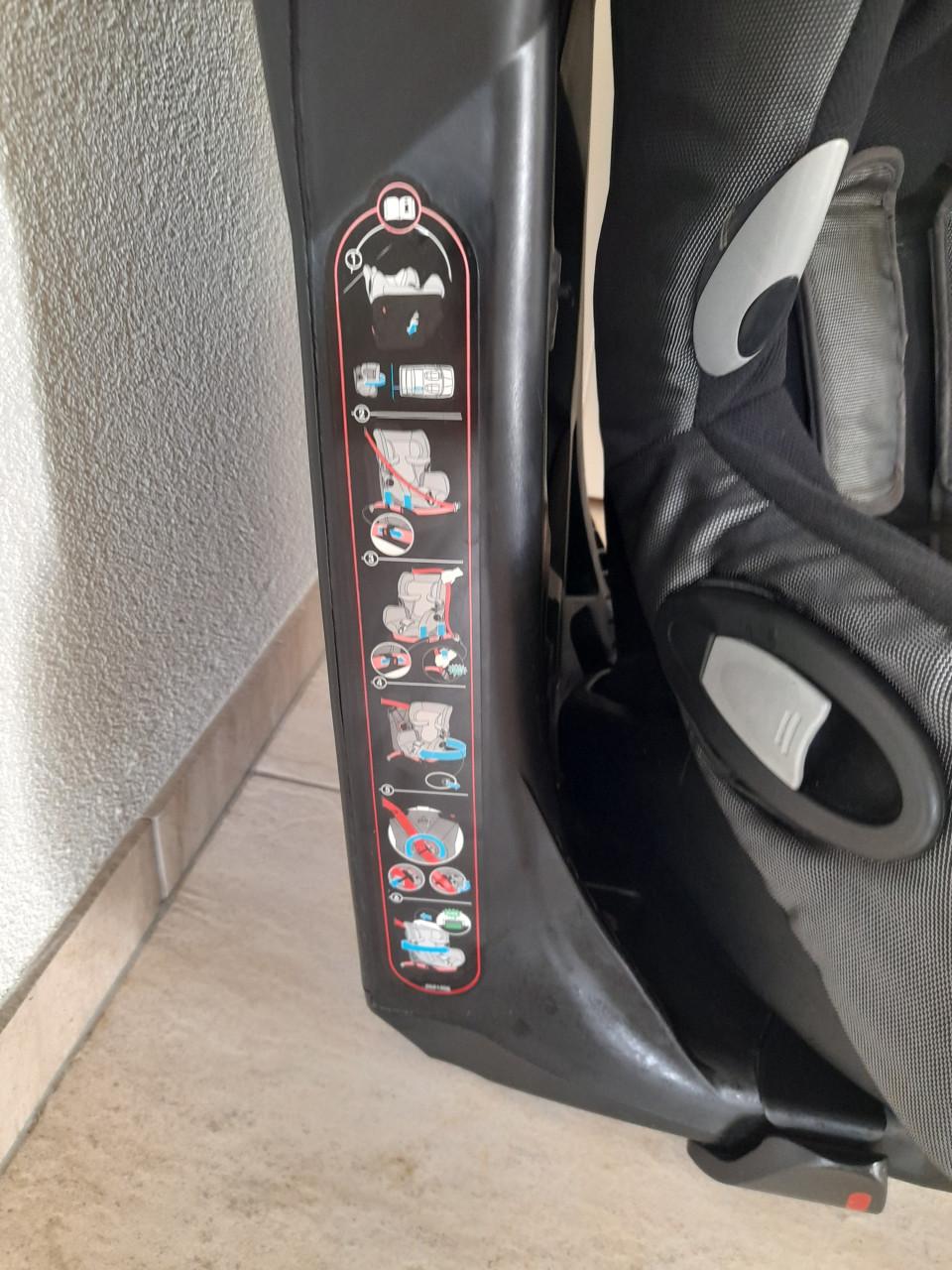 Autostoel Maxi - cosi  Axiss  (DRAAIBAAR) 9 / 18 kg ( in goede nette staat