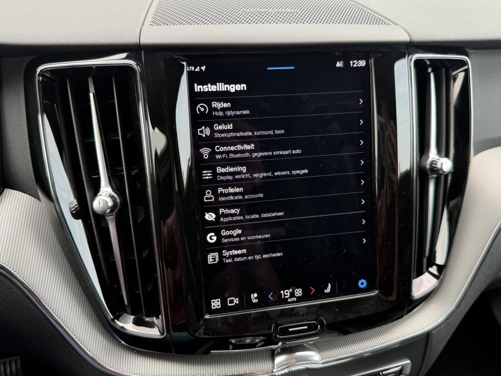 Volvo XC60 t6 398pk recharge ultra black edition| luchtvering| panodak| 360