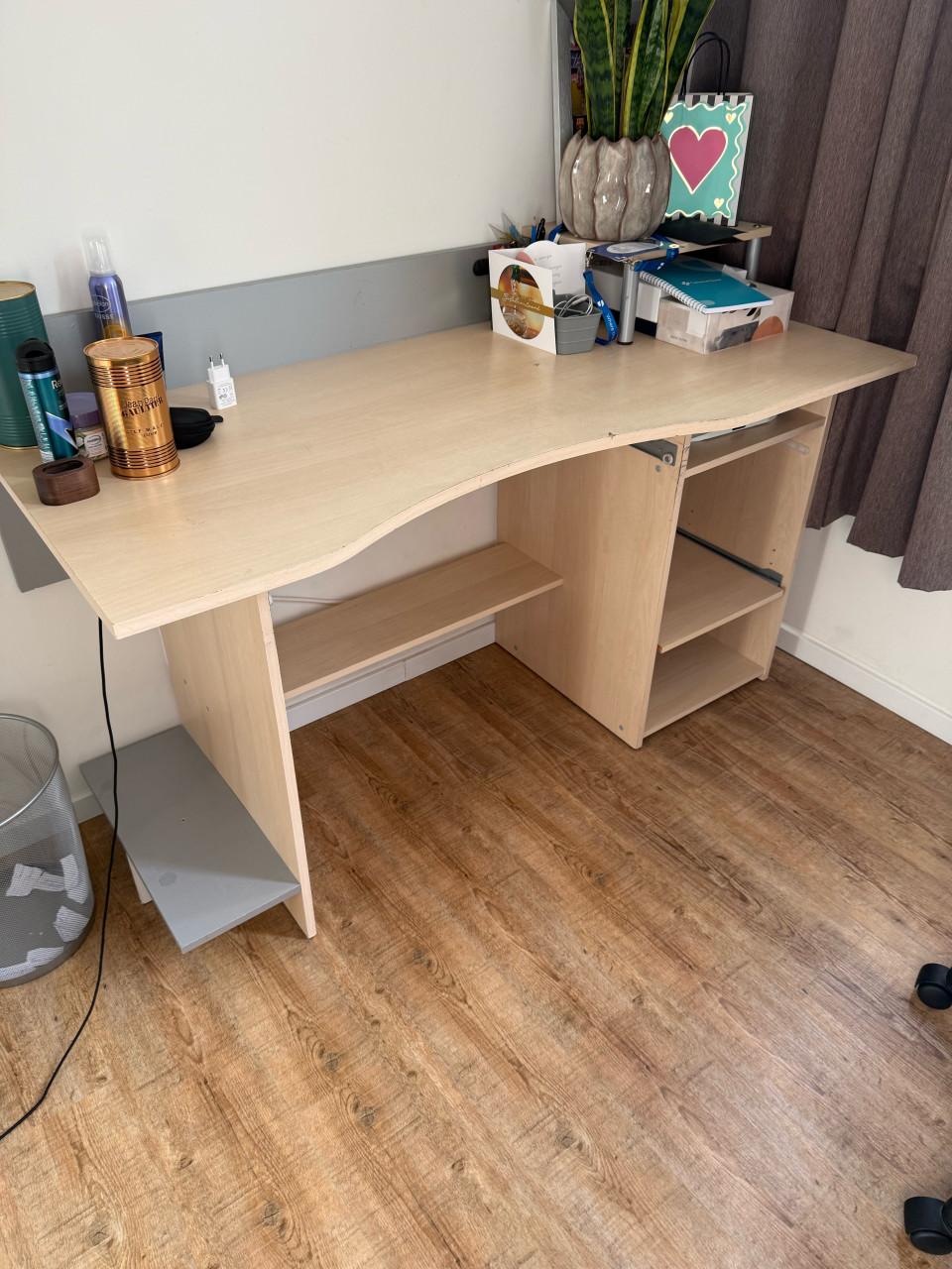 Bureau – ideaal voor studeren of thuiswerken!