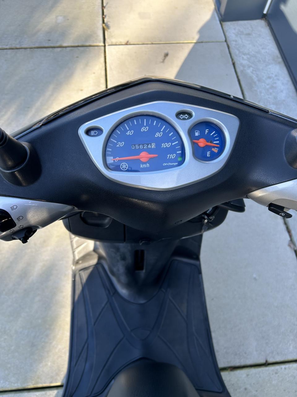 Yamaha motorscooter, 125 cc