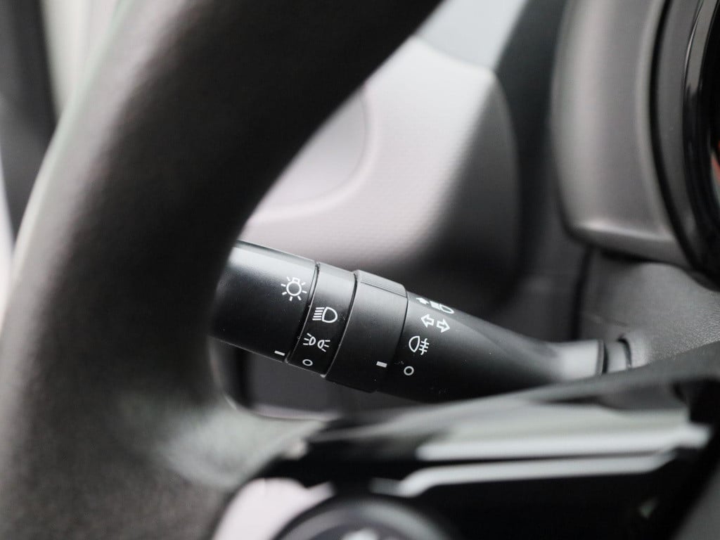Peugeot 108 1.0 e-vti active | lage km stand! | bluetooth | airco | dab |