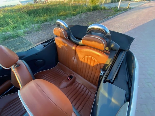 Schitterende MINI Cooper sidewalk jwc cabriolet weinig km 4299 euro