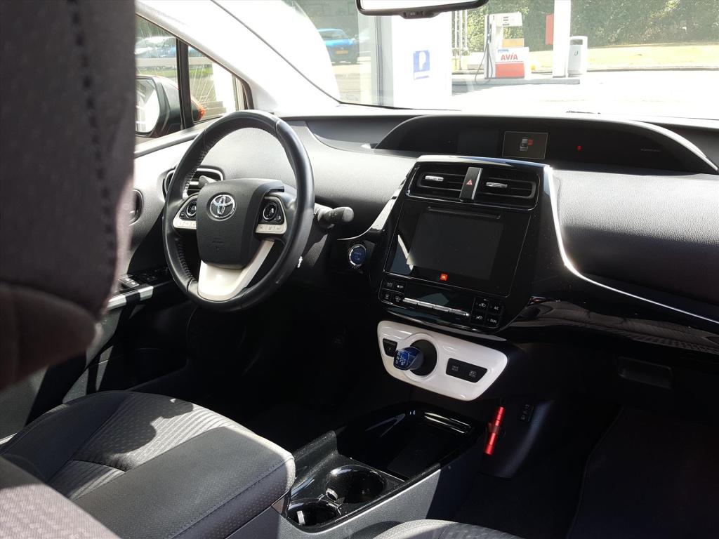 Toyota Prius 1.8 full hybrid 122pk aut active | navi | bt | cruise & climat