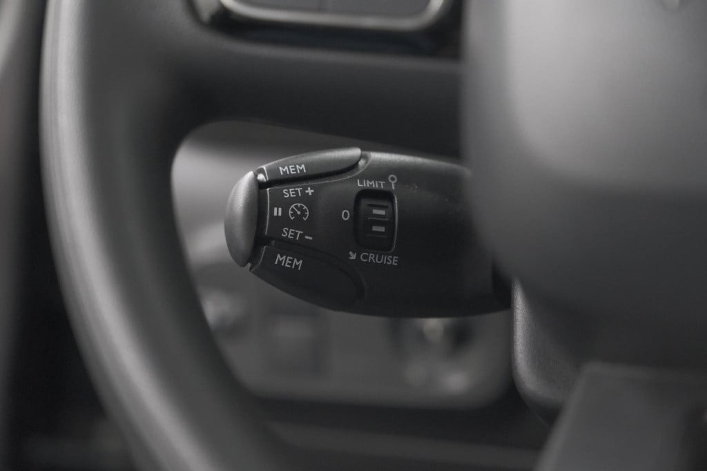 Citroen C3 puretech 82 business | parkeersensoren | apple carplay | climate