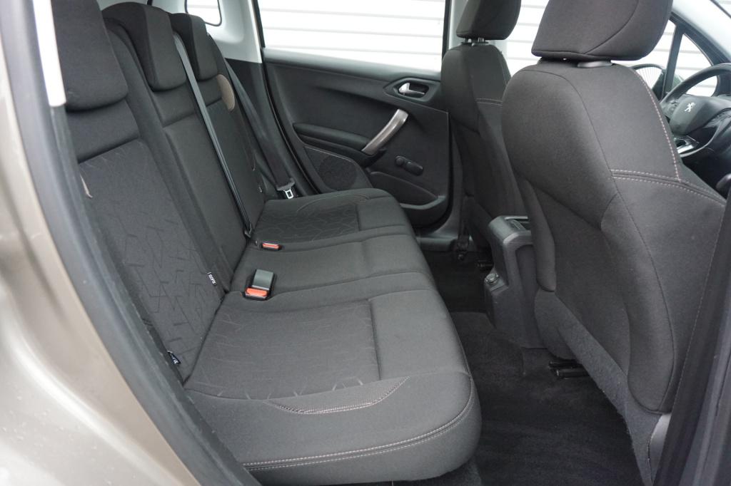 Peugeot 2008 1.2 puretech active airco / navi / cruise / pano / carplay / p