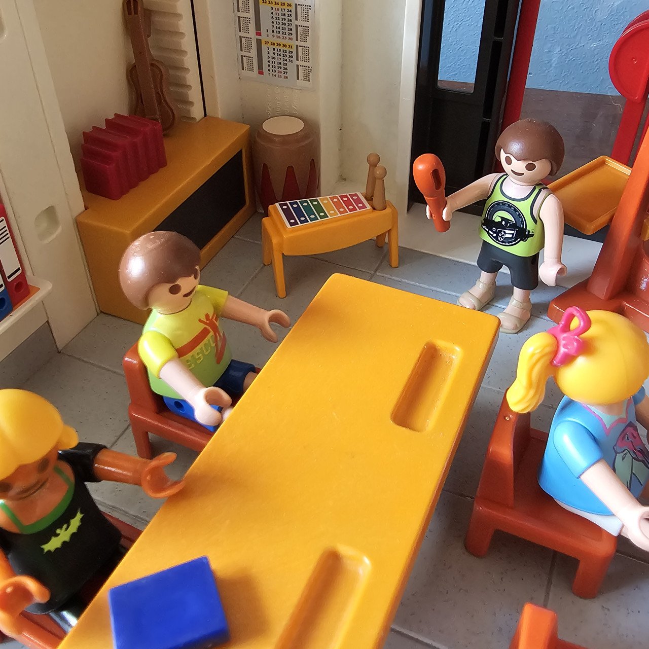 Playmobil schooltje en schoolbus
