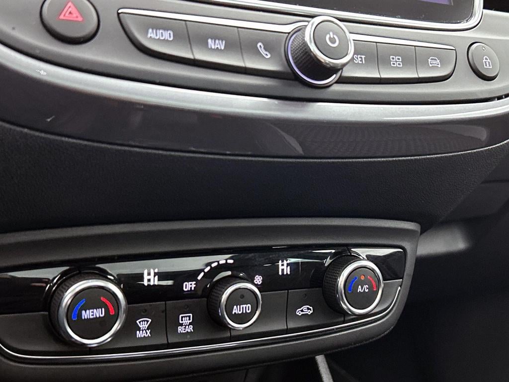 Opel Crossland X 1.2 turbo innovation | trekhaak | achteruitrijcamera | lag