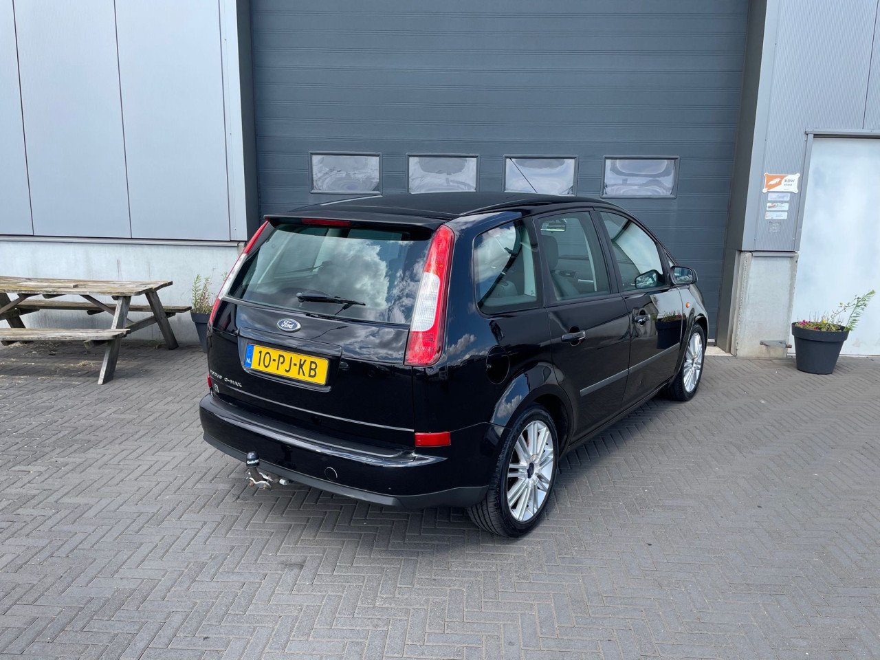 TE KOOP FORD FOCUS 1.8 16V MET RUIME KOFFERBAK VOL JAAR APK BIJ AFLEVERING