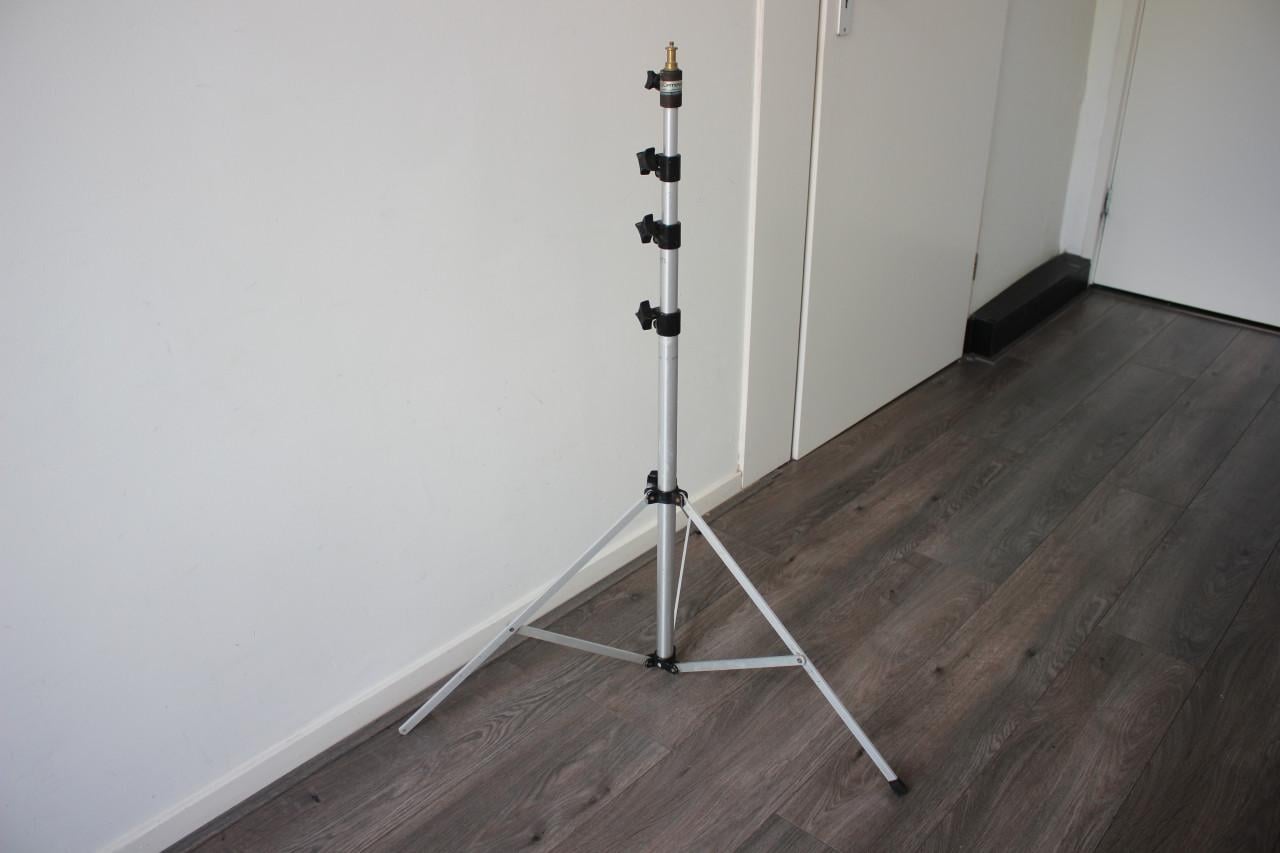 Lampstatieven, microfoonstatief, eenbeenstatief en rolstatief