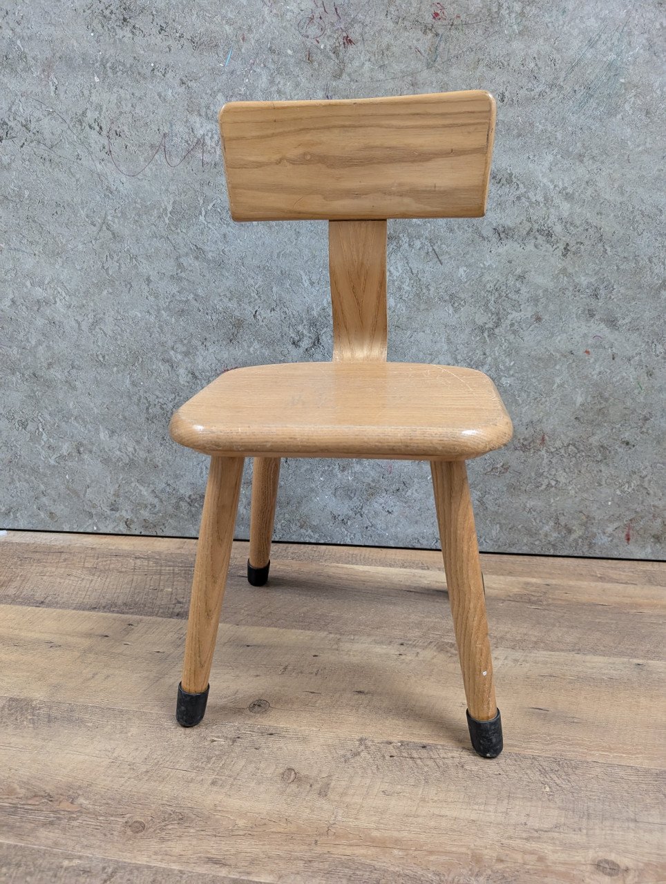 Gratis ophalen +/- 25 vintage school stoeltjes