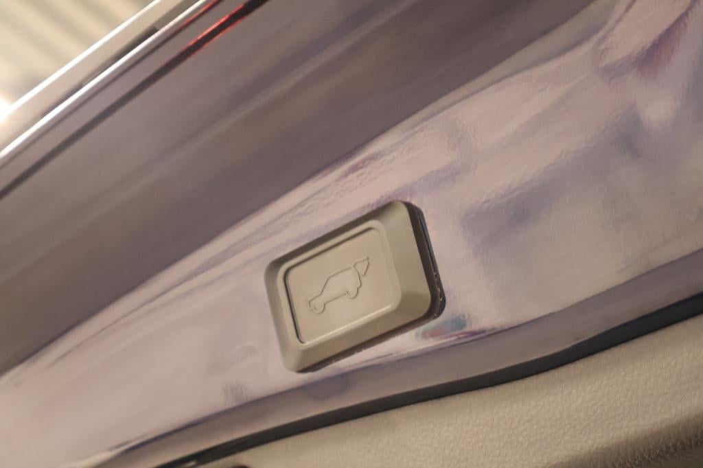 Toyota Rav4 2.5 hybrid awd bi-tone | jbl