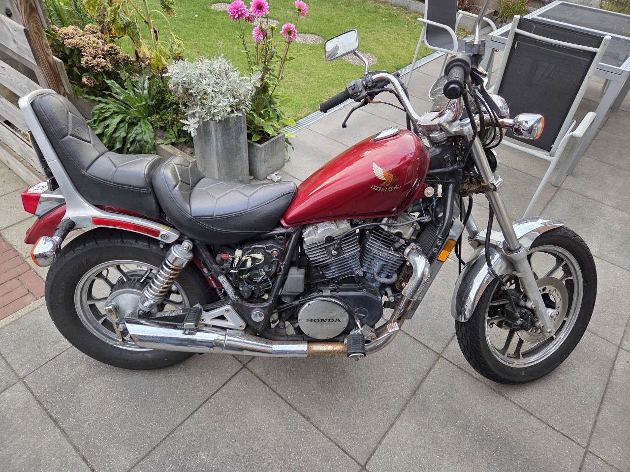 Honda VT700C shadow hobby object (opknapper) door inruil verkregen