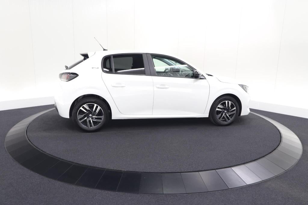 Peugeot 208 1.2 puretech style | parkeersensoren | navigatie | apple carpla