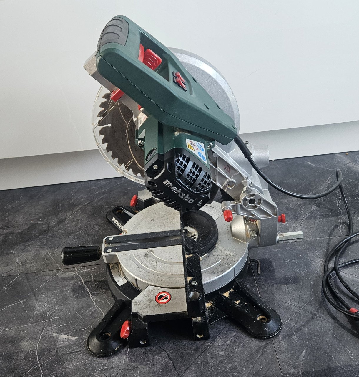 Metabo KS 216 M Lasercut Afkortzaag – 216 mm