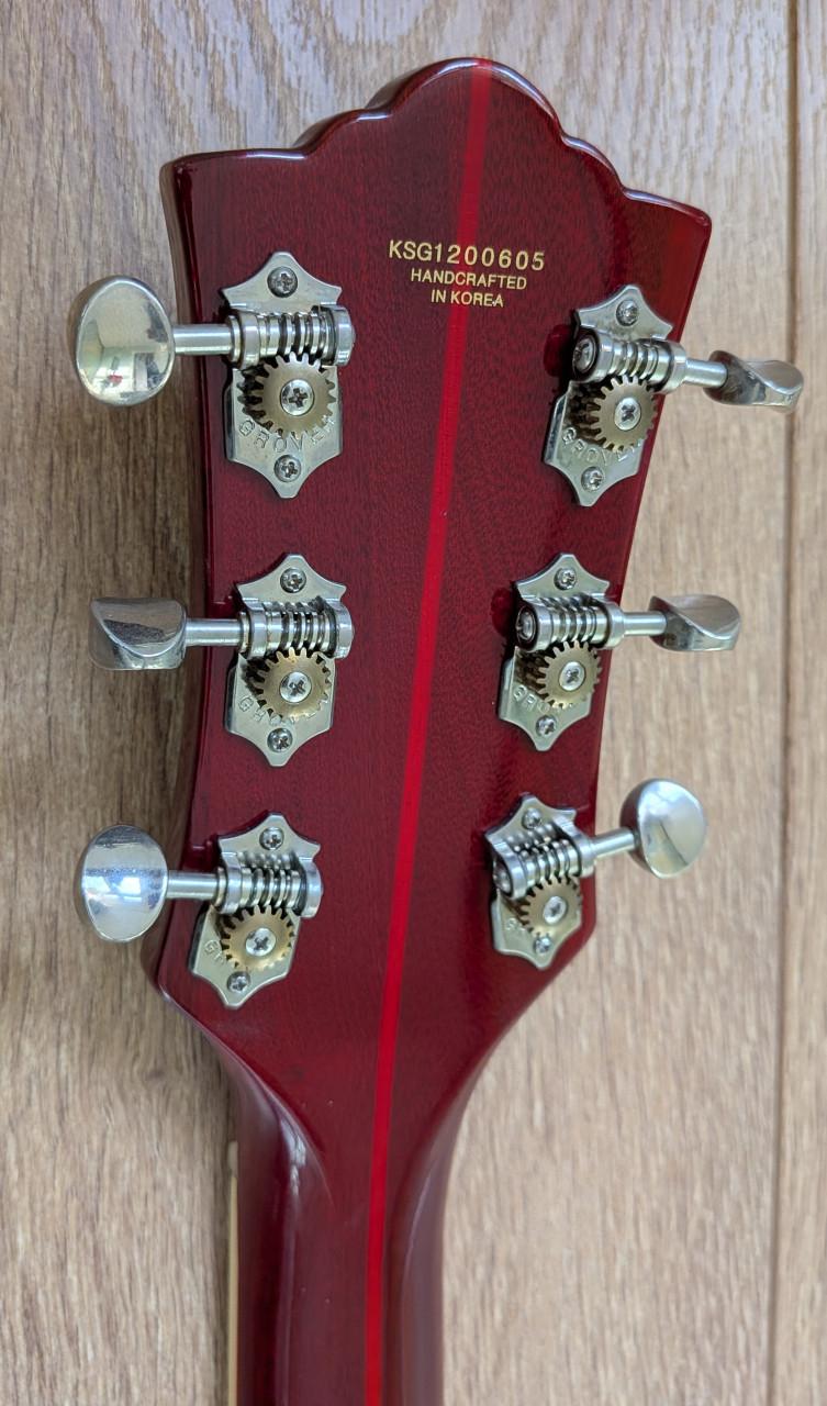 Guild Starfire 4 semi-hollow elektrische gitaar, kleur Cherry Red