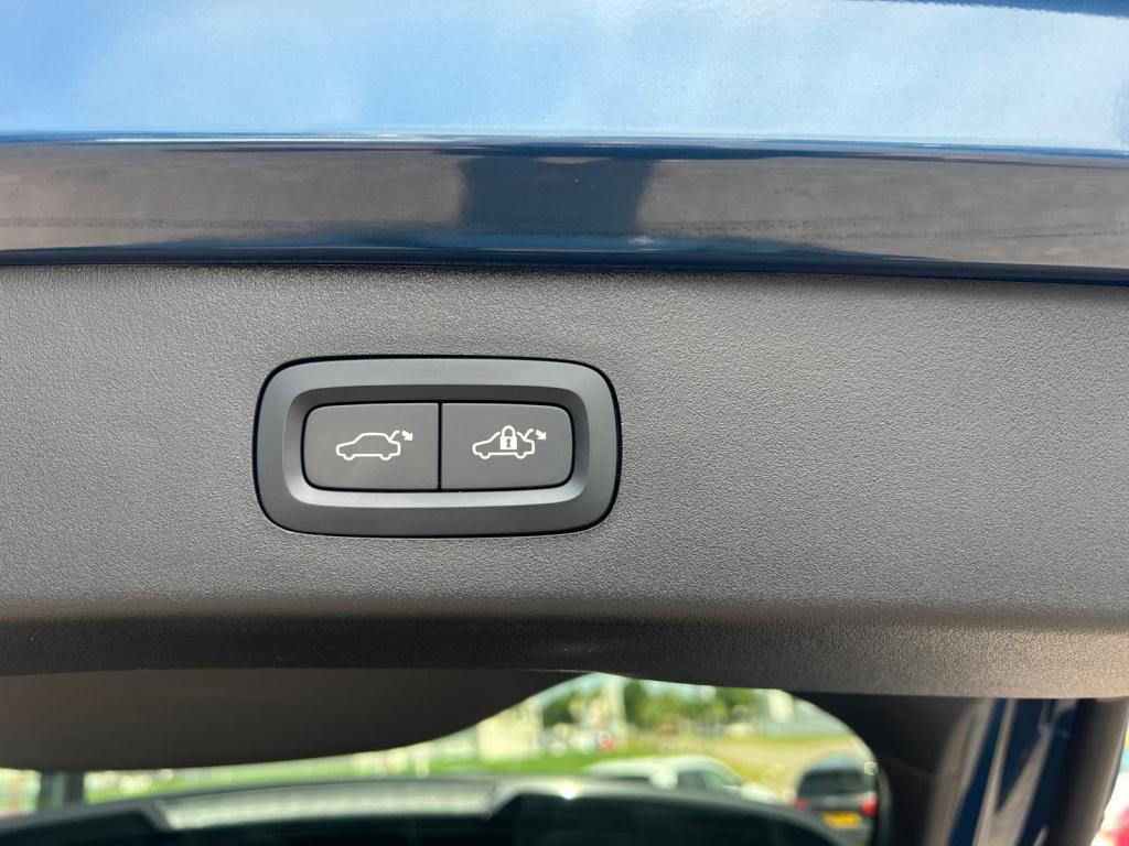 Lynk & Co 01 1.5 261pk panodak , adaptive cc , carplay , 360gr camera