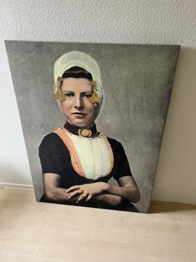 Schilderij "Hollandse sier" boerin met bladgoud