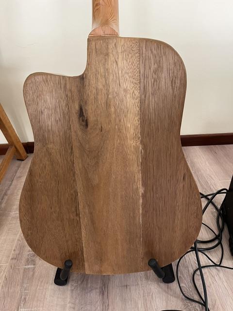 Gitaar met versterker
