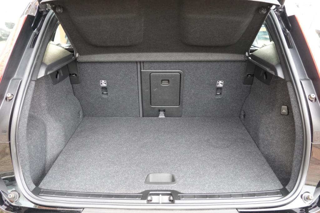 Volvo XC40 1.5 t3 r design 163pk