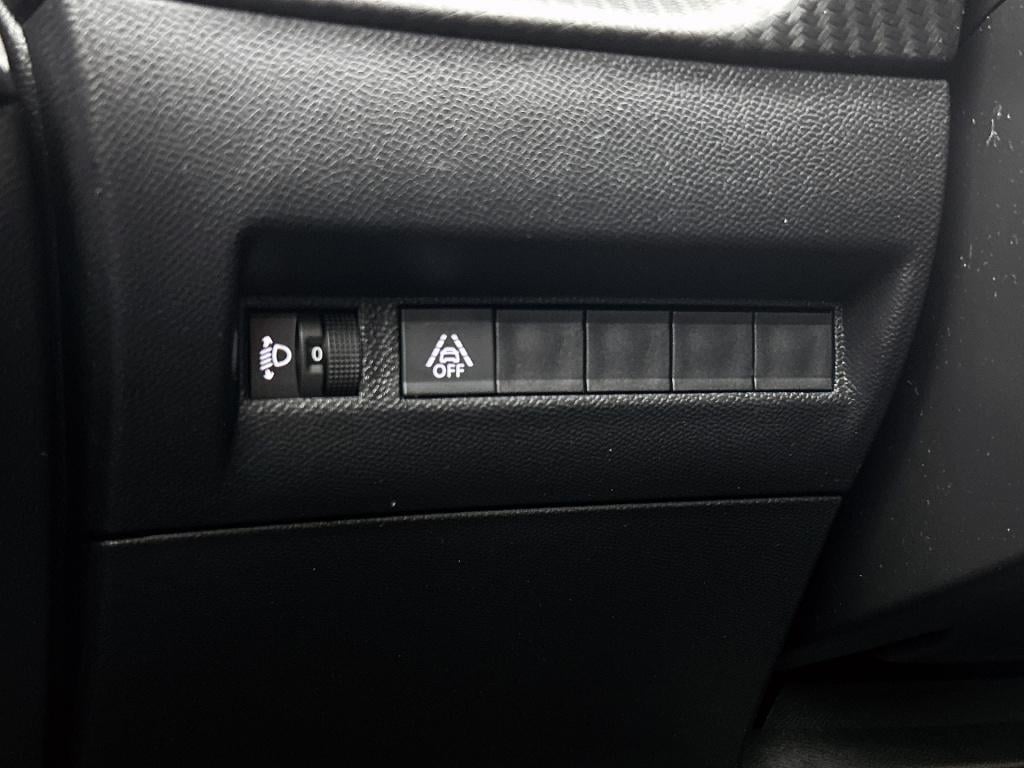 Peugeot 208 75 pk active pack | rijklaar | trekhaak | navigatie | parkeerse