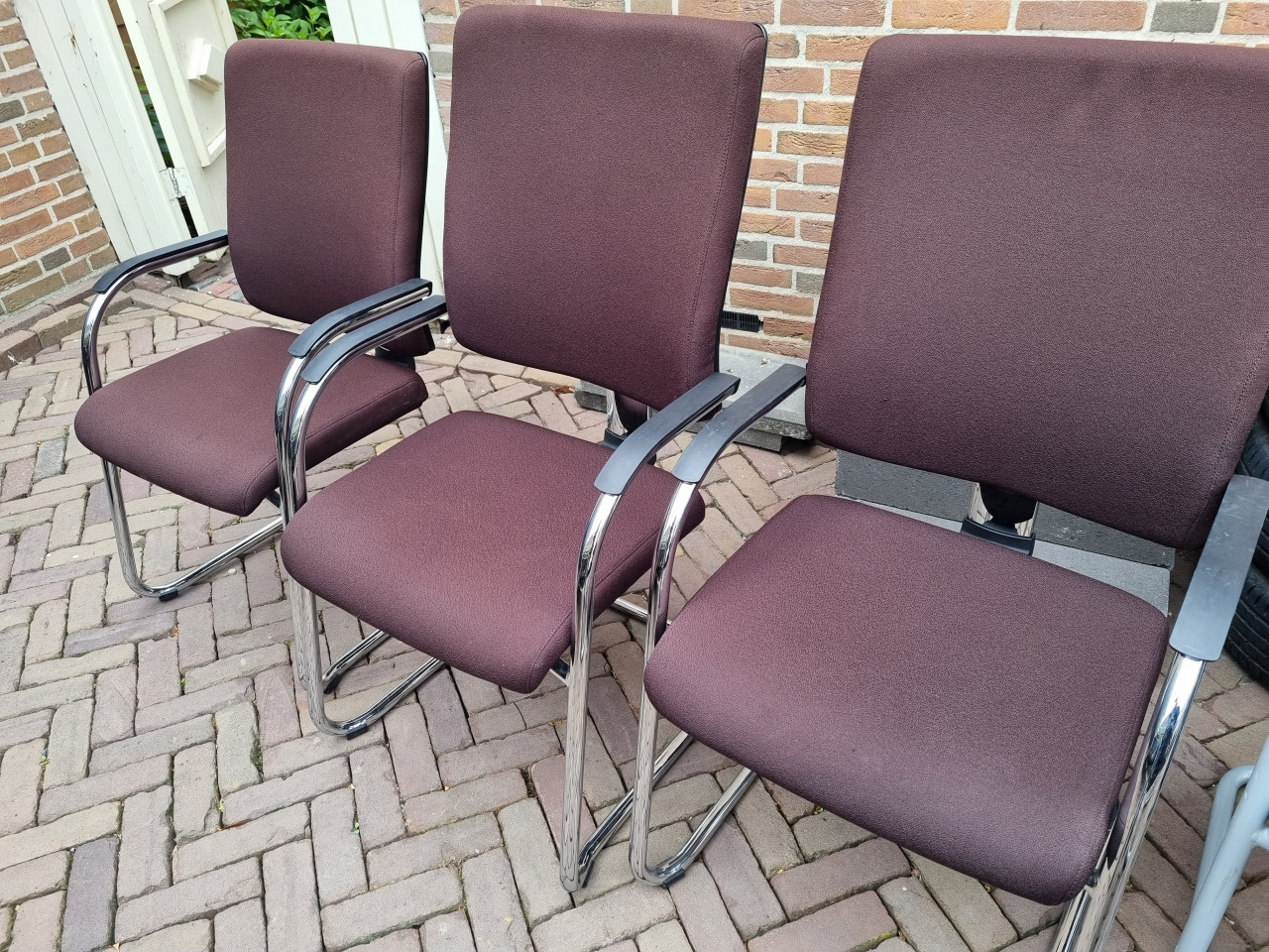 Vergaderstoelen Huislijn en Beta stapelbaar