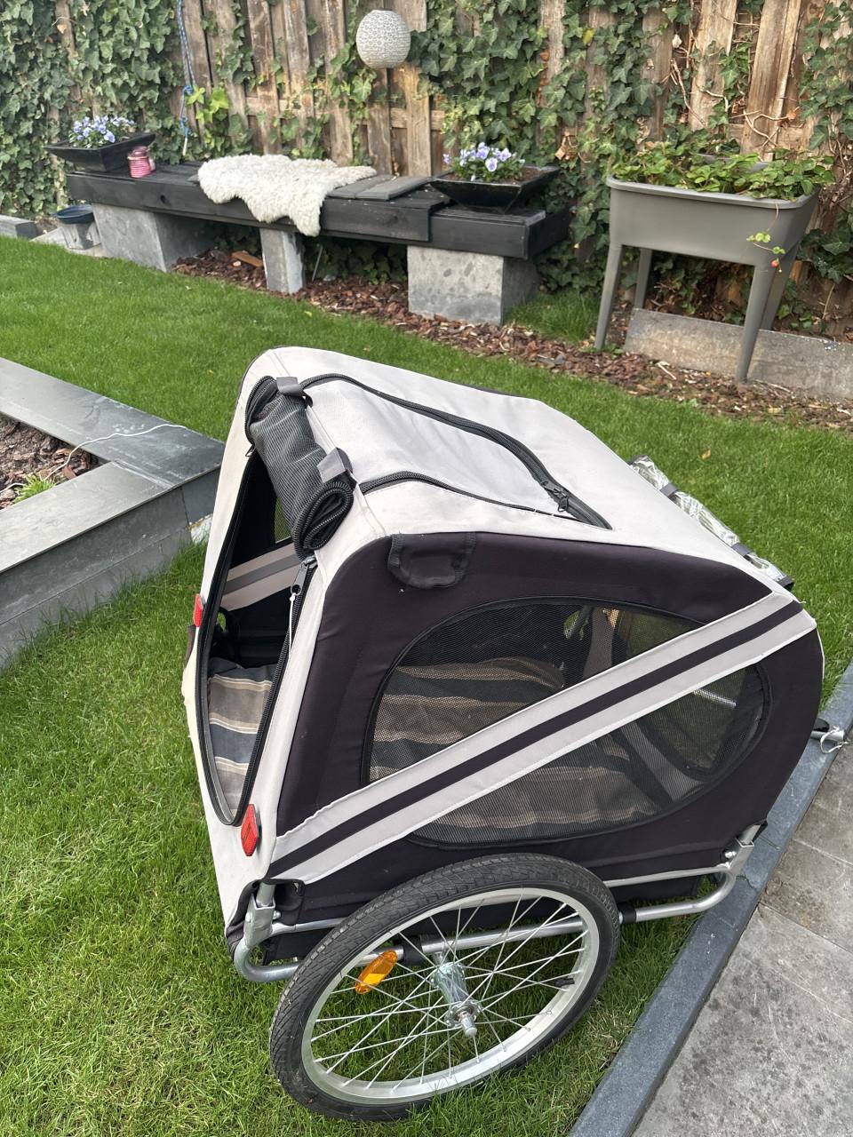 Hondenfietskar