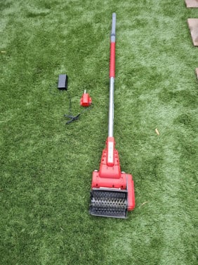 Wolf-garten borstel met accu steel en oplader