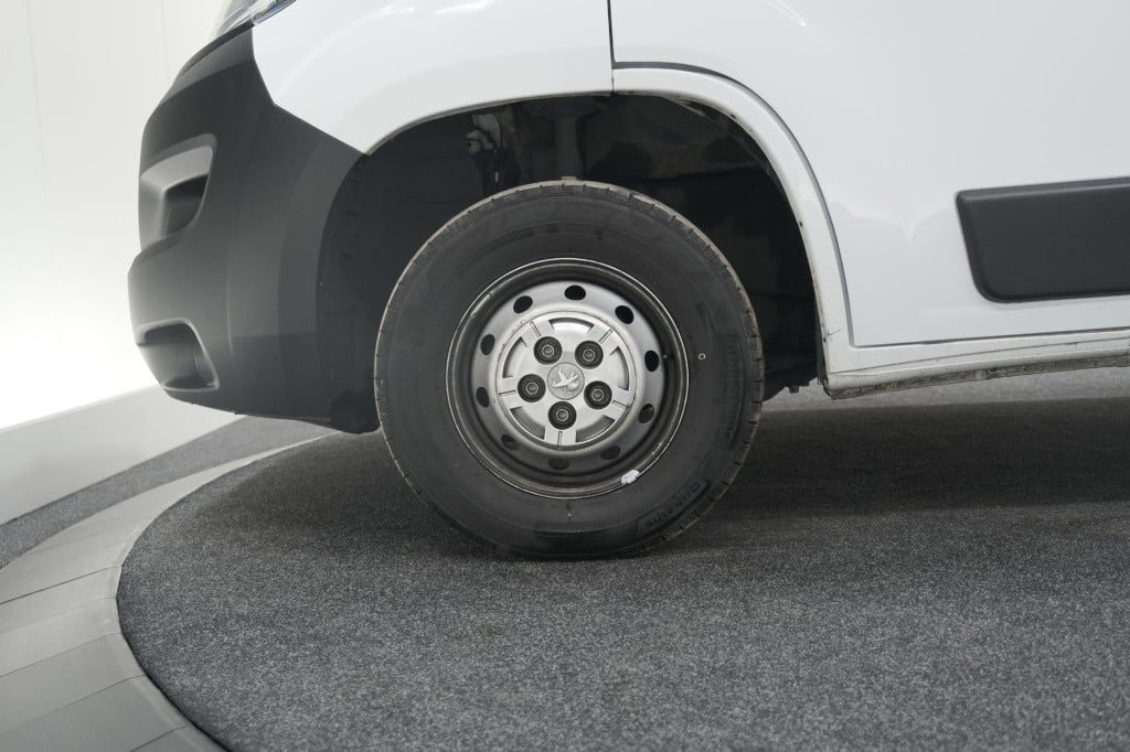 Peugeot Boxer 330 2.2 bluehdi 120 l1h1 premium | trekhaak | camera | betimm
