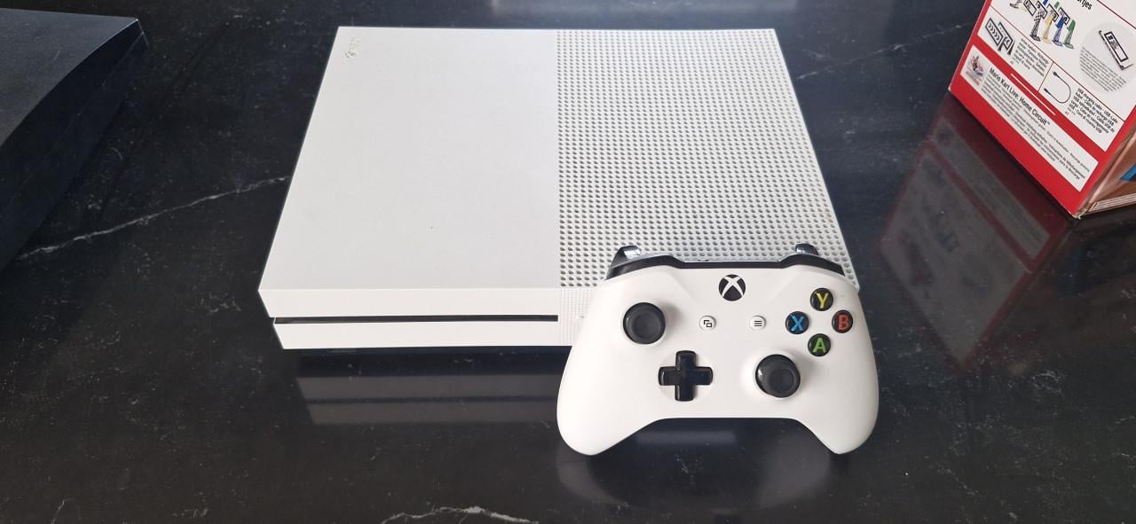 Xbox One S 1TB met 1 controller