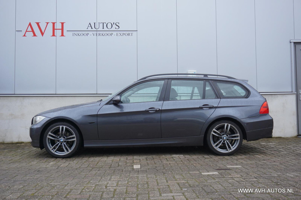 BMW 3-serie touring 320i dynamic executive