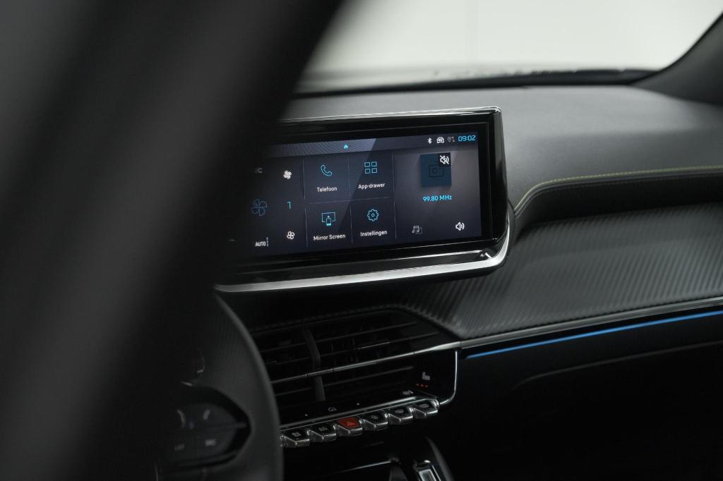 Peugeot E-2008 ev gt 54 kwh | 11 kw lader | warmtepomp | camera | alcantara
